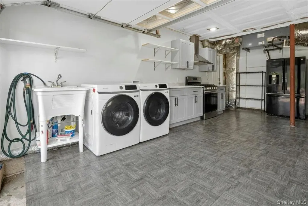 2 Vanderbilt Parkway Dix Hills NY 11746