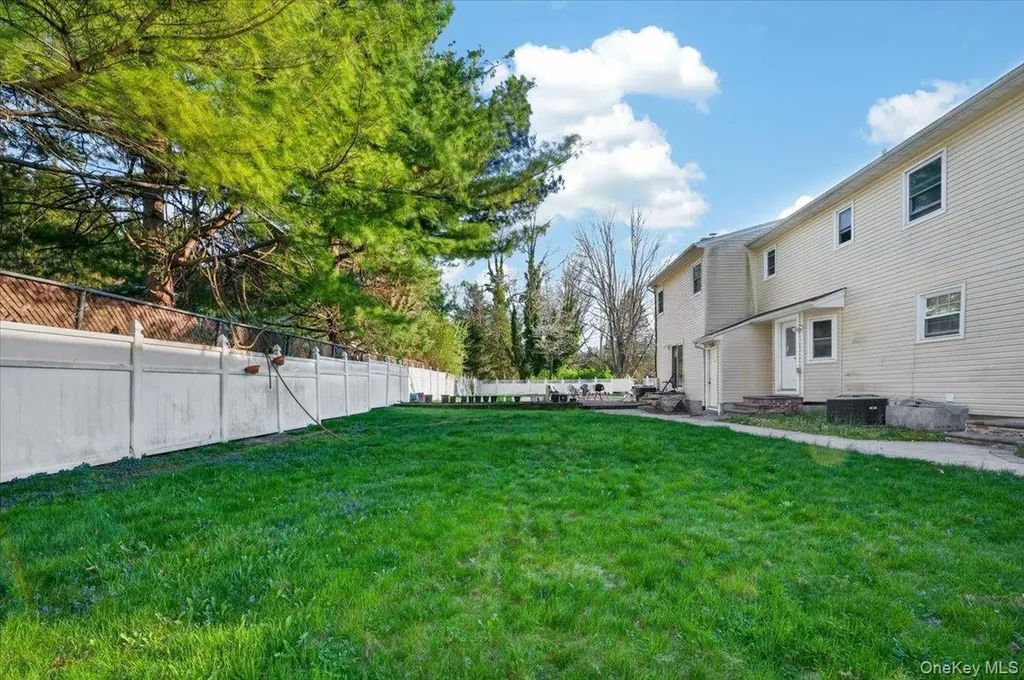 2 Vanderbilt Parkway Dix Hills NY 11746