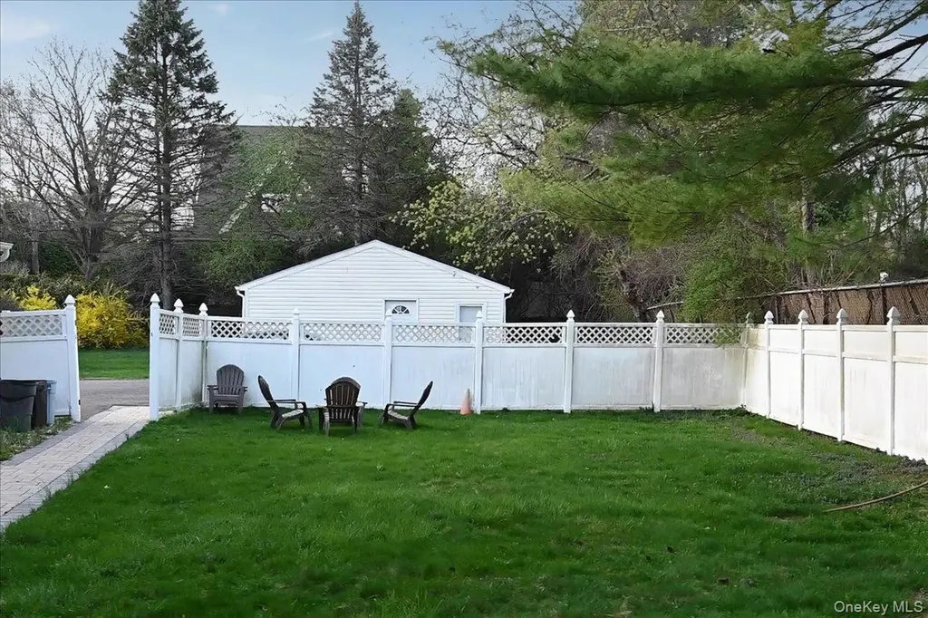 2 Vanderbilt Parkway Dix Hills NY 11746