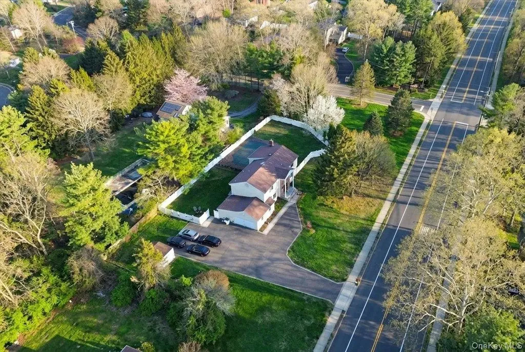 2 Vanderbilt Parkway Dix Hills NY 11746