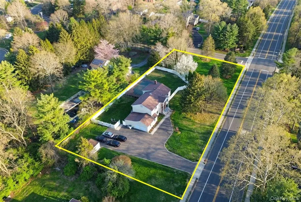 2 Vanderbilt Parkway Dix Hills NY 11746