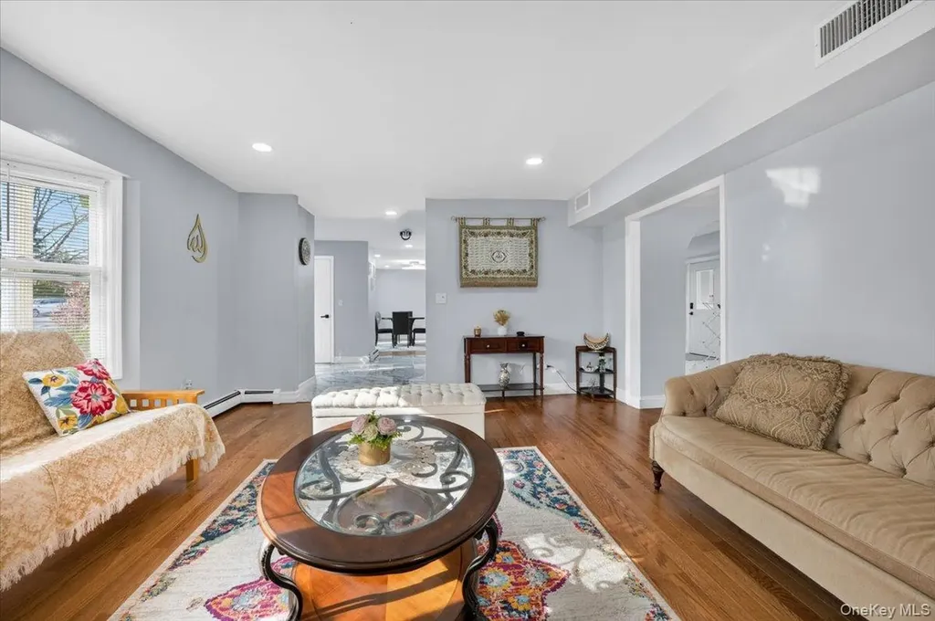 2 Vanderbilt Parkway Dix Hills NY 11746