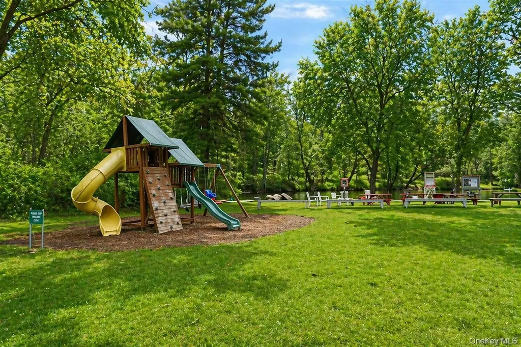 24 Carolyn Way Somers NY 10589