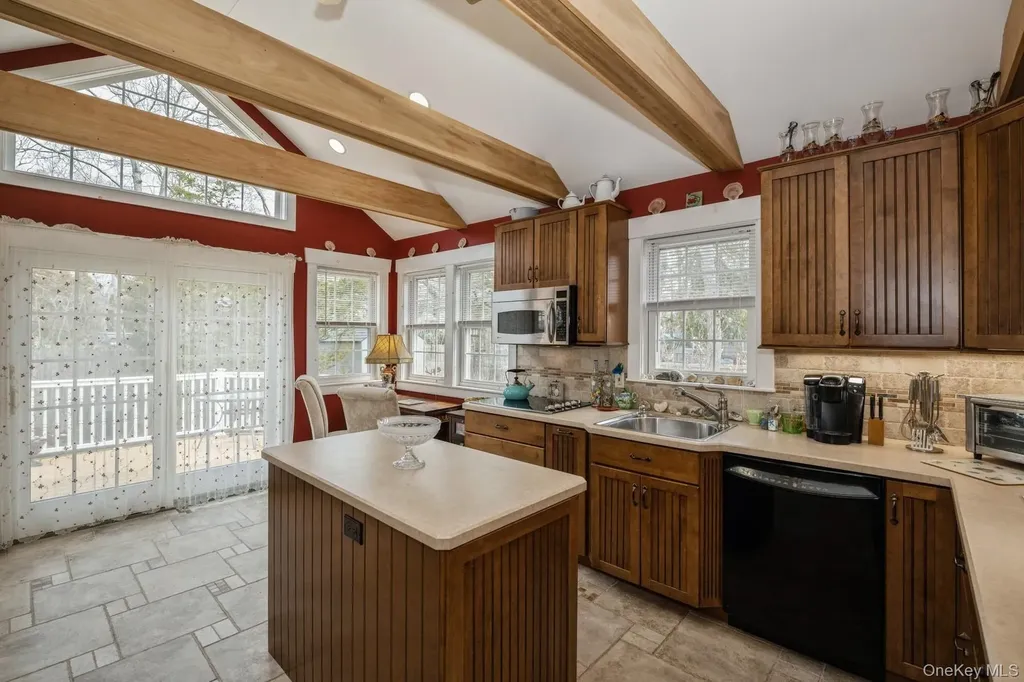 229 Springville Road Hampton Bays NY 11946