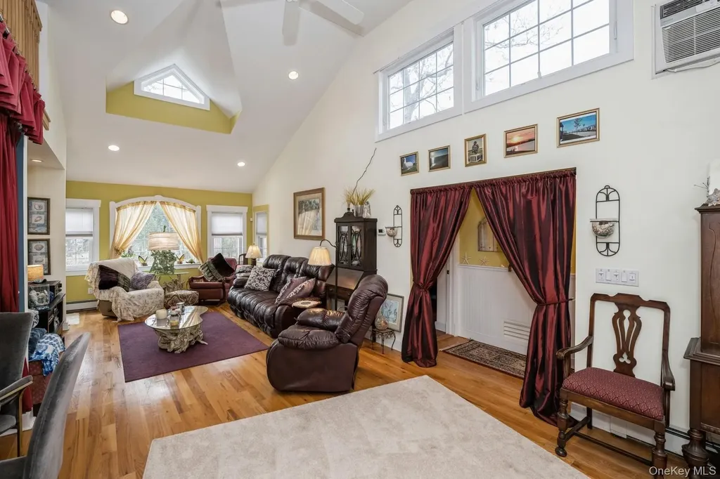 229 Springville Road Hampton Bays NY 11946