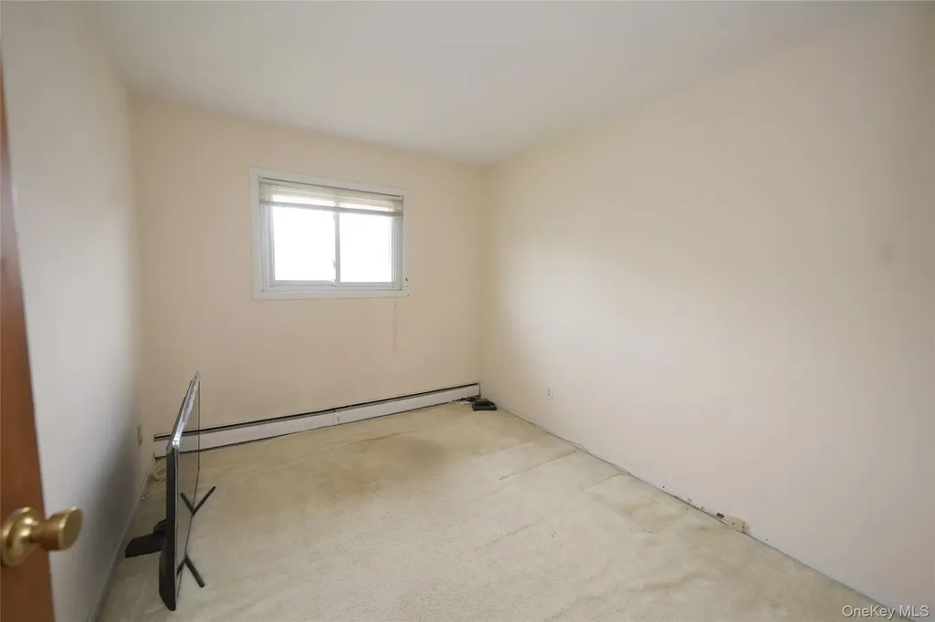 96 Cedar Drive W Plainview NY 11803