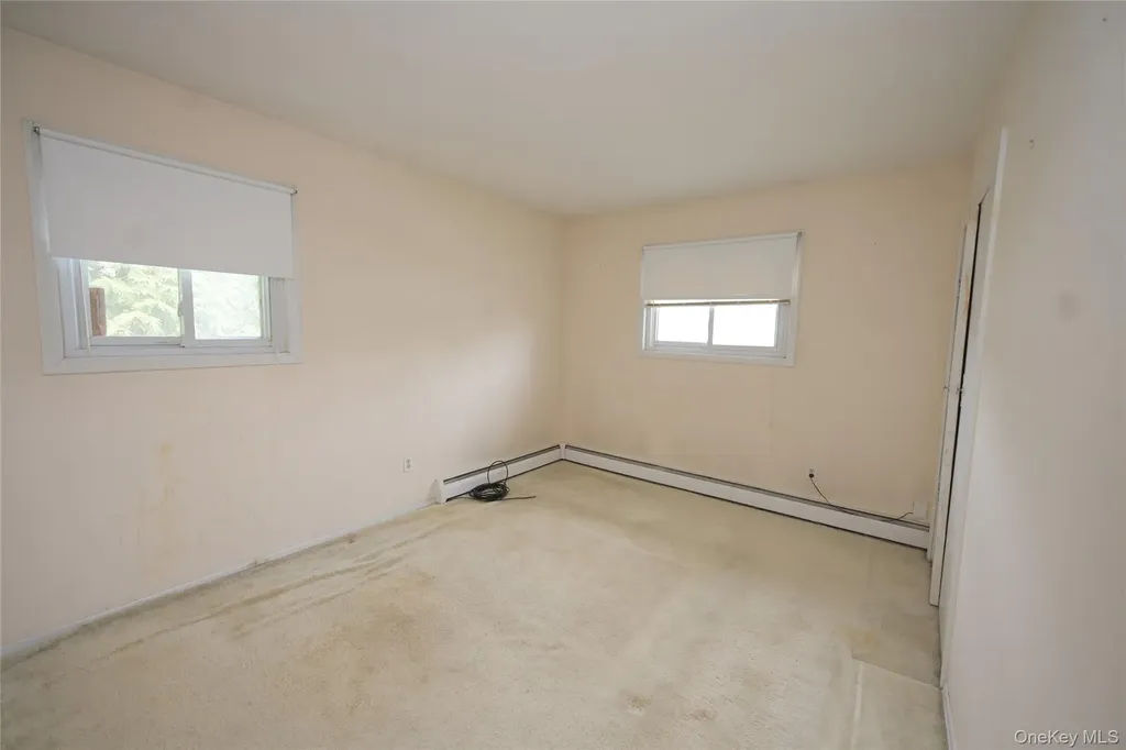 96 Cedar Drive W Plainview NY 11803