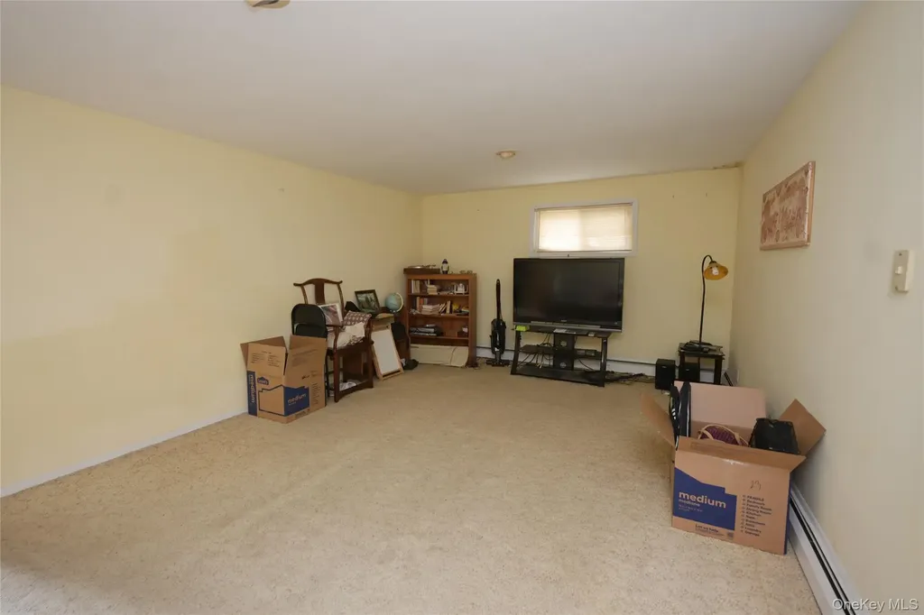 96 Cedar Drive W Plainview NY 11803