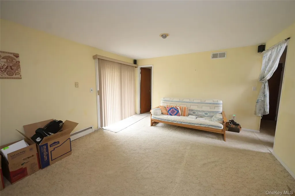 96 Cedar Drive W Plainview NY 11803