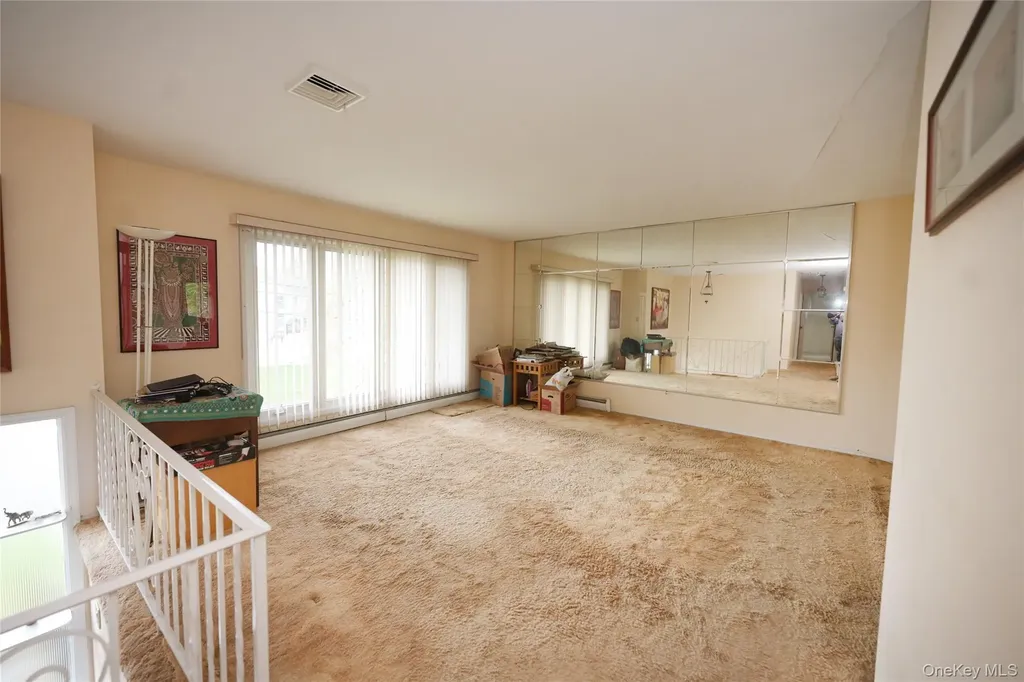 96 Cedar Drive W Plainview NY 11803
