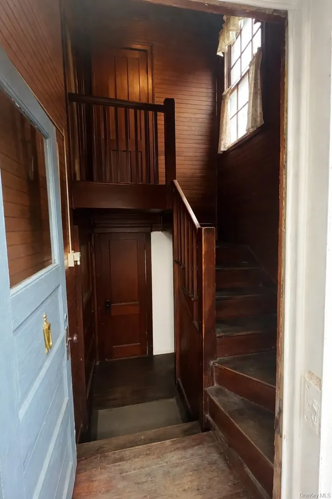 107 Whitehall Road Call Listing Agent NY 12209