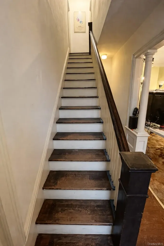 107 Whitehall Road Call Listing Agent NY 12209