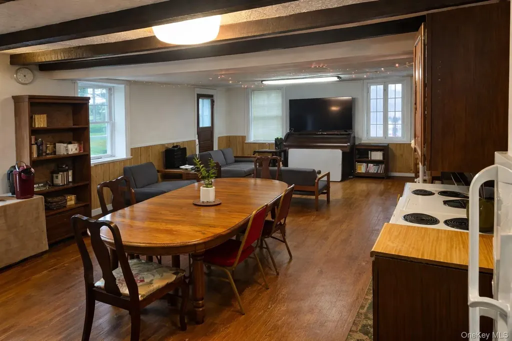107 Whitehall Road Call Listing Agent NY 12209