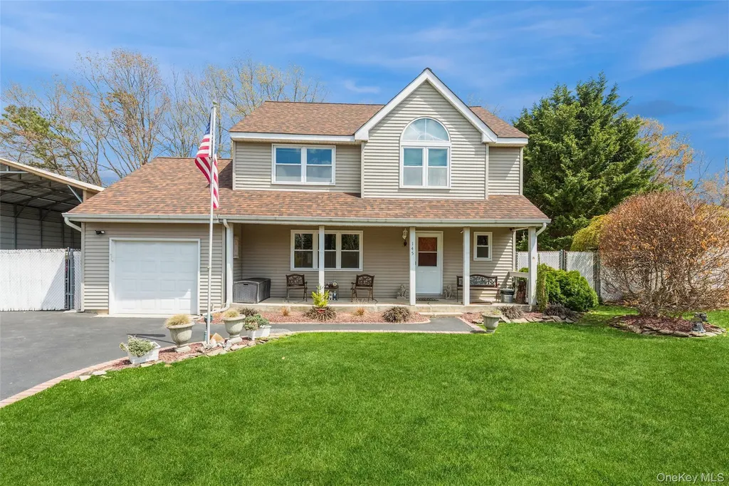 145 Bishop Lane Holbrook NY 11741