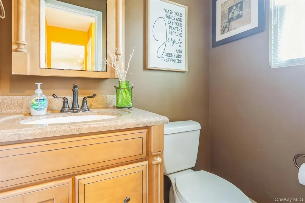 145 Bishop Lane Holbrook NY 11741