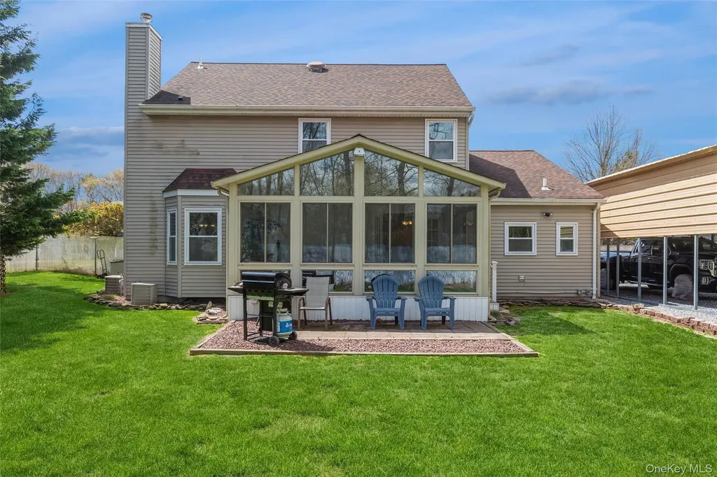145 Bishop Lane Holbrook NY 11741
