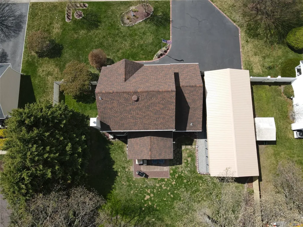 145 Bishop Lane Holbrook NY 11741