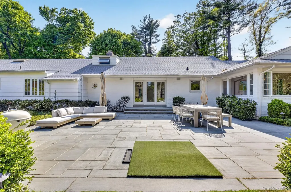14 Ormond Park Road Glen Head NY 11545