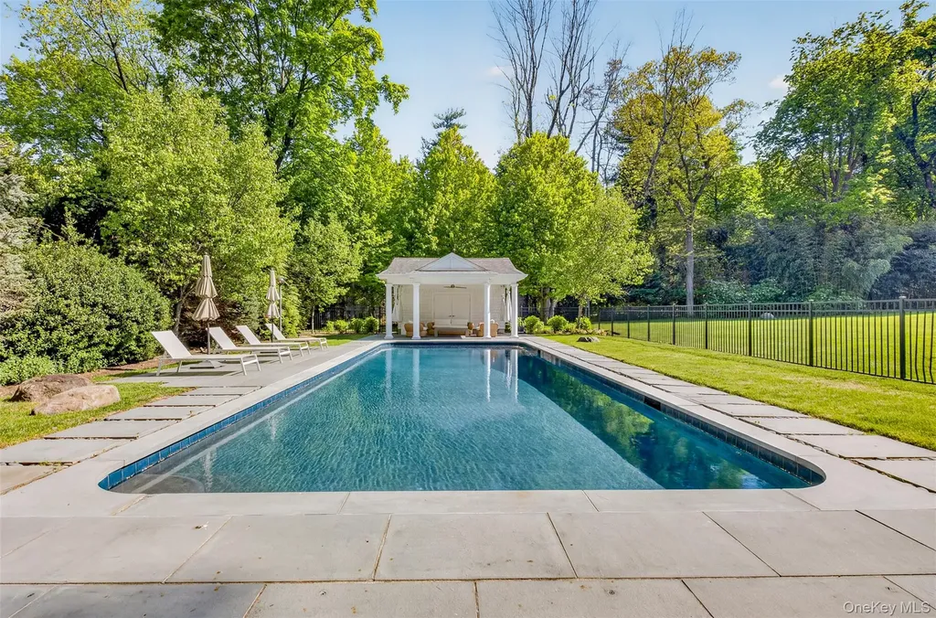 14 Ormond Park Road Glen Head NY 11545