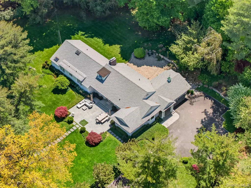 14 Ormond Park Road Glen Head NY 11545
