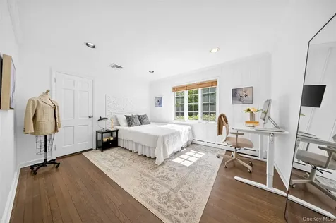 14 Ormond Park Road Glen Head NY 11545