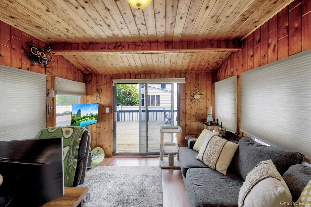 5 Argyle Road Merrick NY 11566
