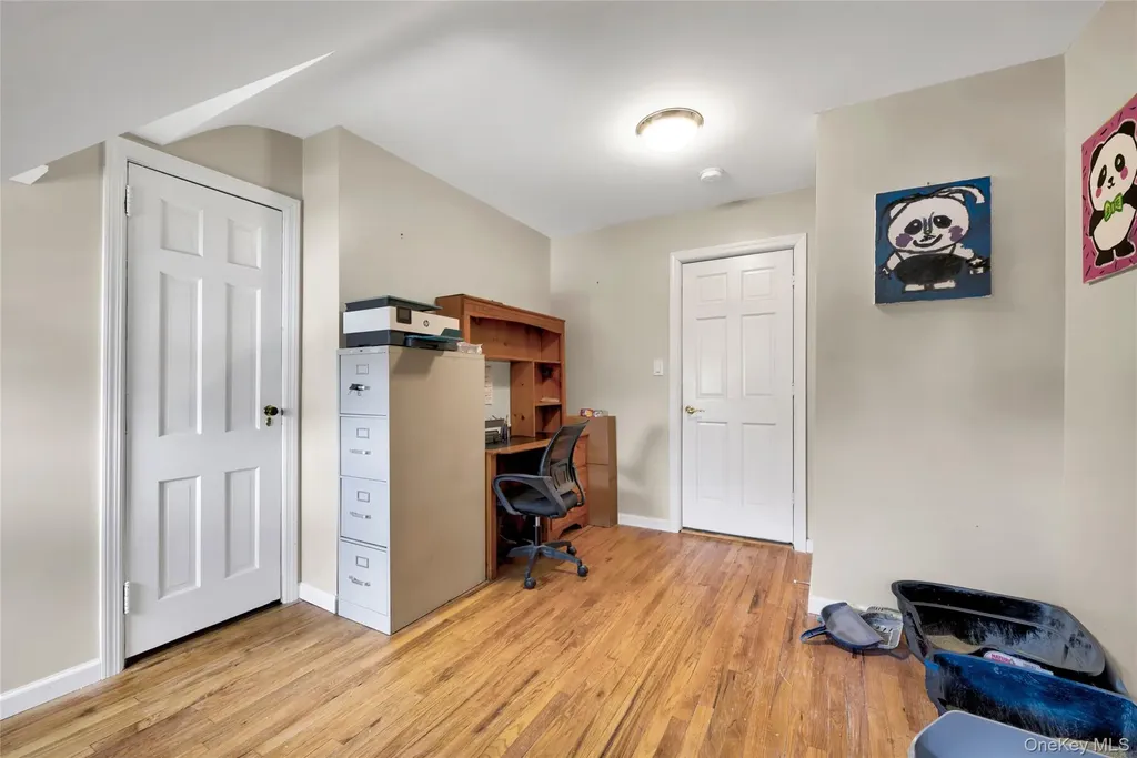 5 Argyle Road Merrick NY 11566