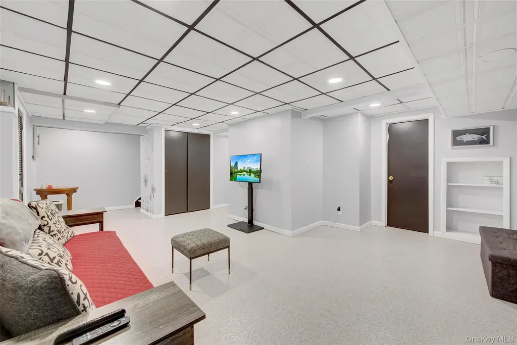 5 Argyle Road Merrick NY 11566