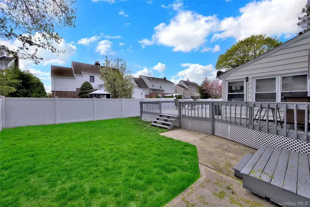 5 Argyle Road Merrick NY 11566