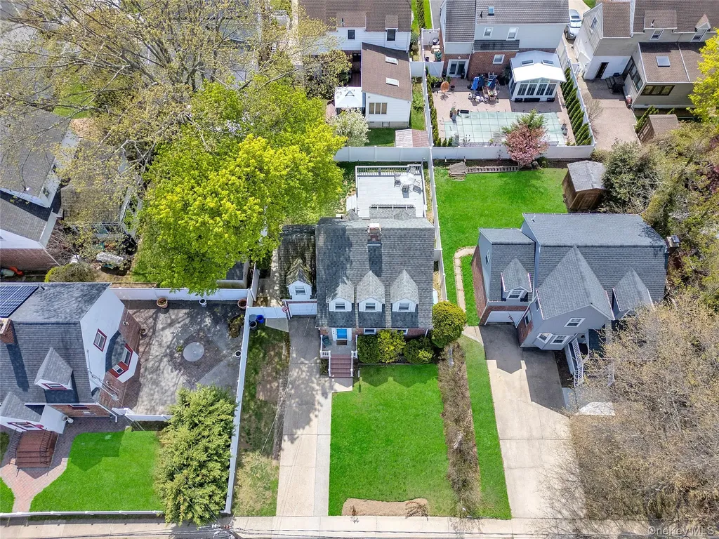 5 Argyle Road Merrick NY 11566
