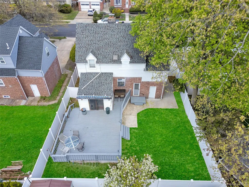 5 Argyle Road Merrick NY 11566