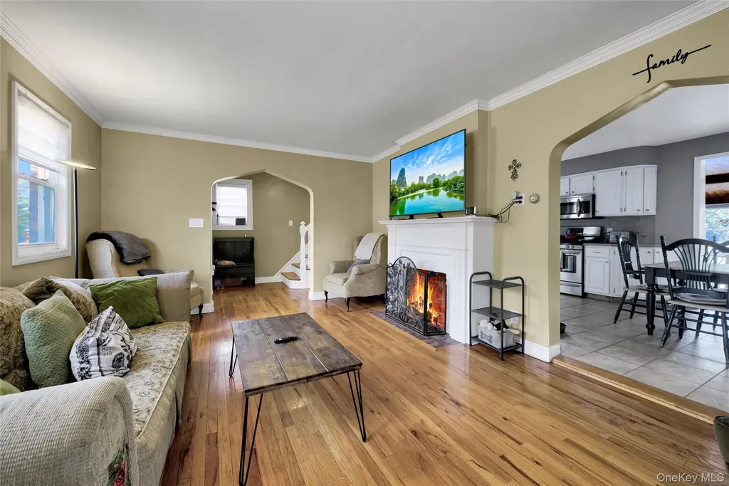 5 Argyle Road Merrick NY 11566
