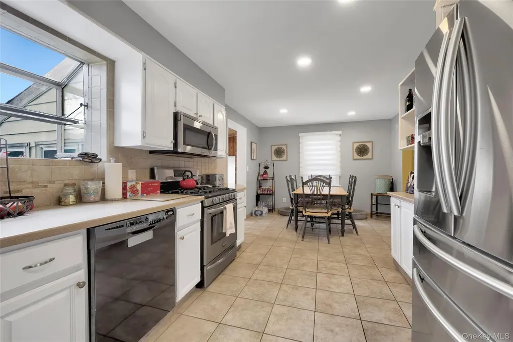 5 Argyle Road Merrick NY 11566