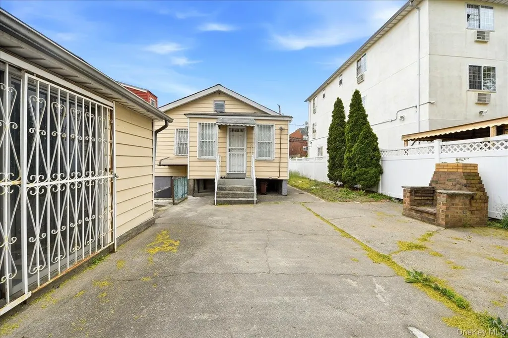 3408 Ely Avenue Bronx NY 10469