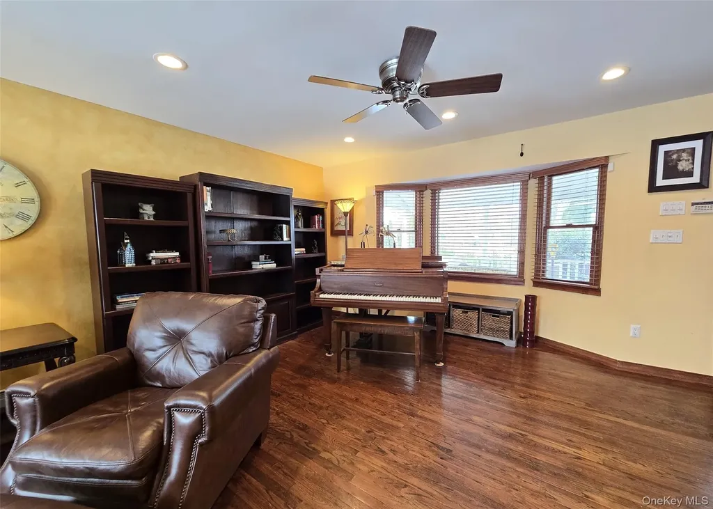 4 Cameo Road Commack NY 11725