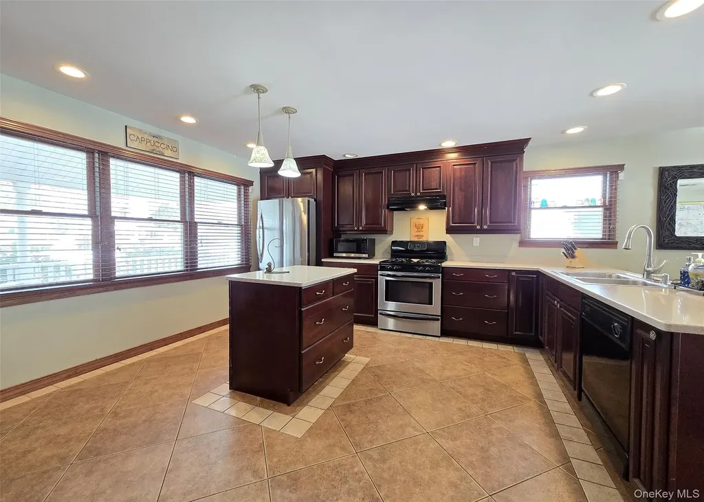 4 Cameo Road Commack NY 11725