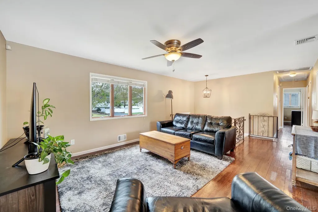 27 Pheasant Drive Commack NY 11725