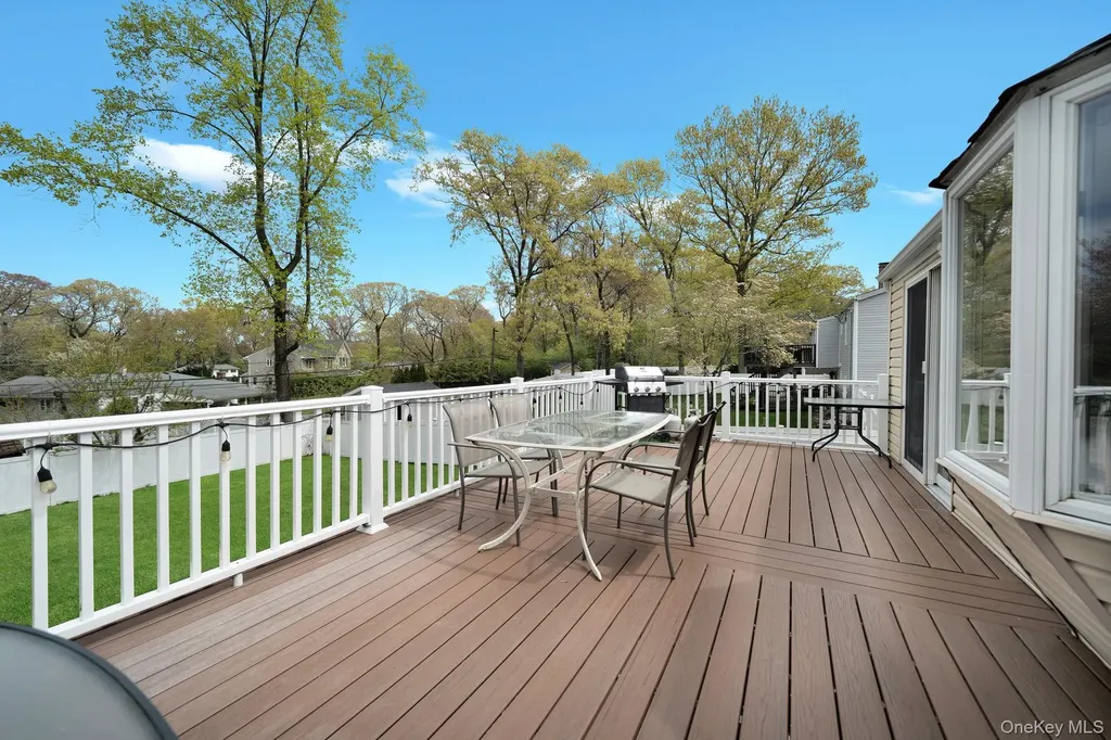 27 Pheasant Drive Commack NY 11725