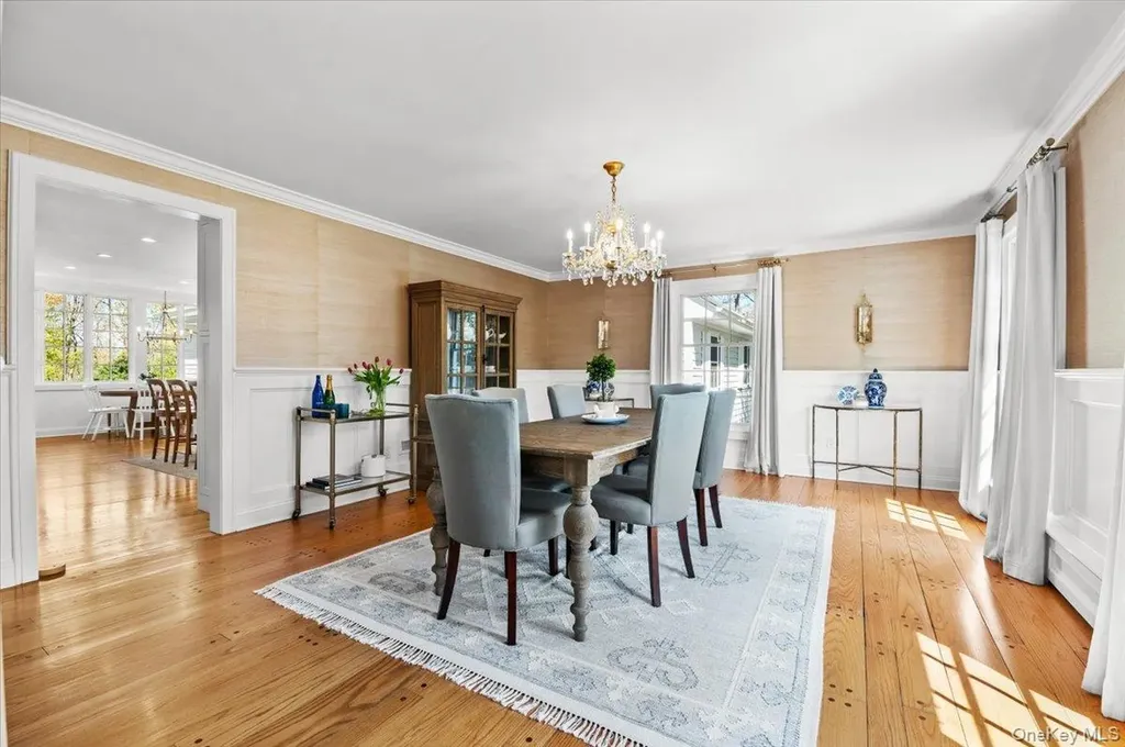 1 Horseshoe Path Lloyd Harbor NY 11743