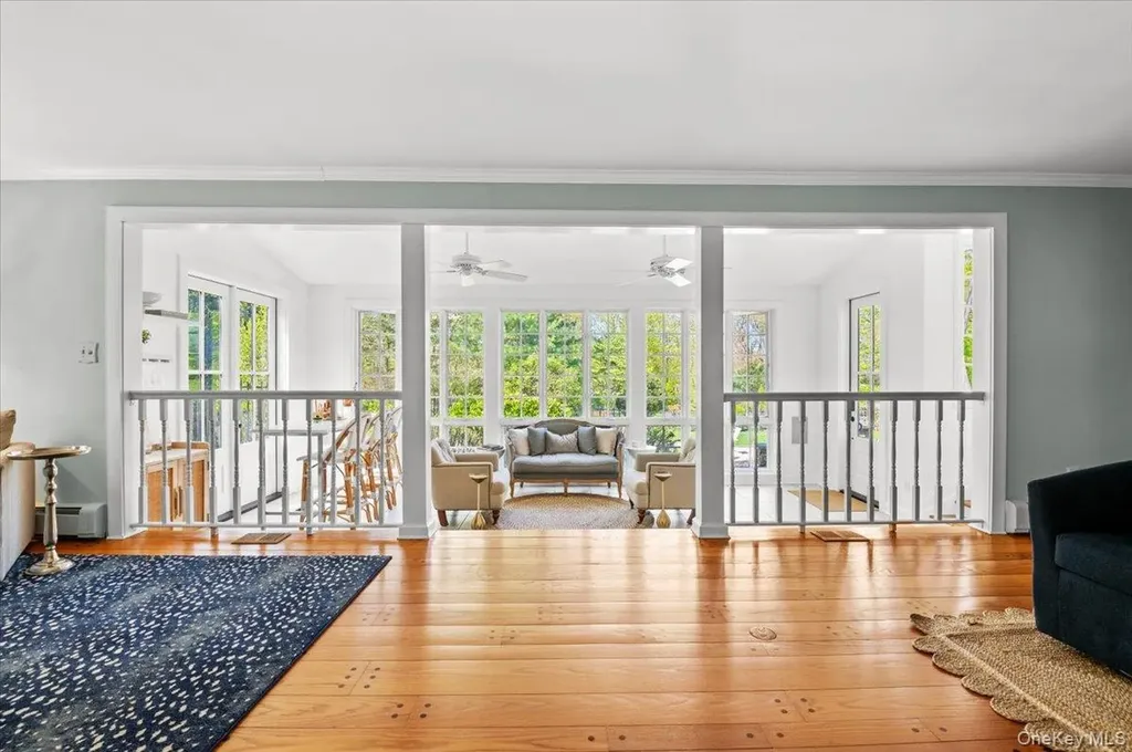 1 Horseshoe Path Lloyd Harbor NY 11743