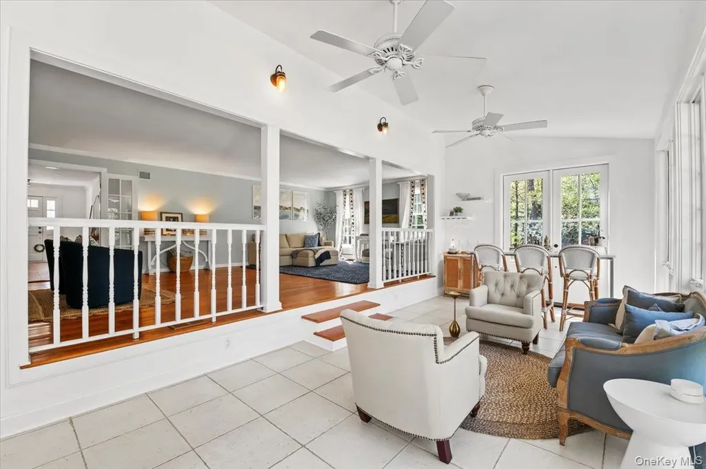 1 Horseshoe Path Lloyd Harbor NY 11743