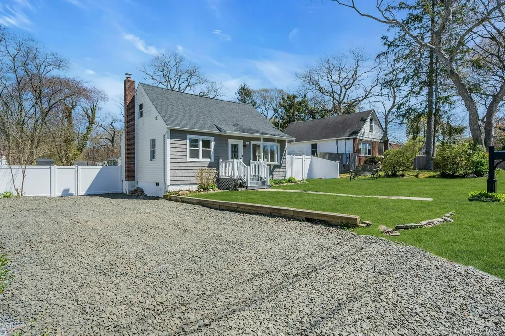 133 Lakeview Drive Mastic Beach NY 11951