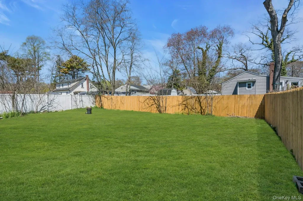 133 Lakeview Drive Mastic Beach NY 11951