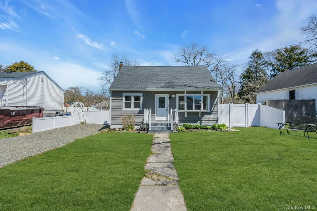 133 Lakeview Drive Mastic Beach NY 11951