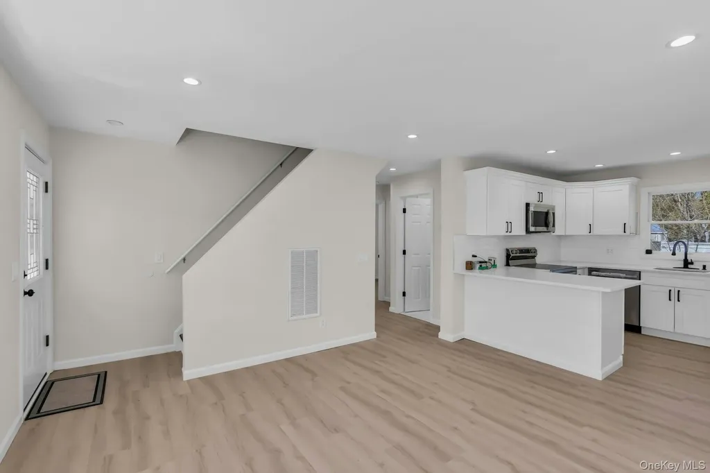 133 Lakeview Drive Mastic Beach NY 11951