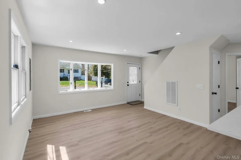 133 Lakeview Drive Mastic Beach NY 11951