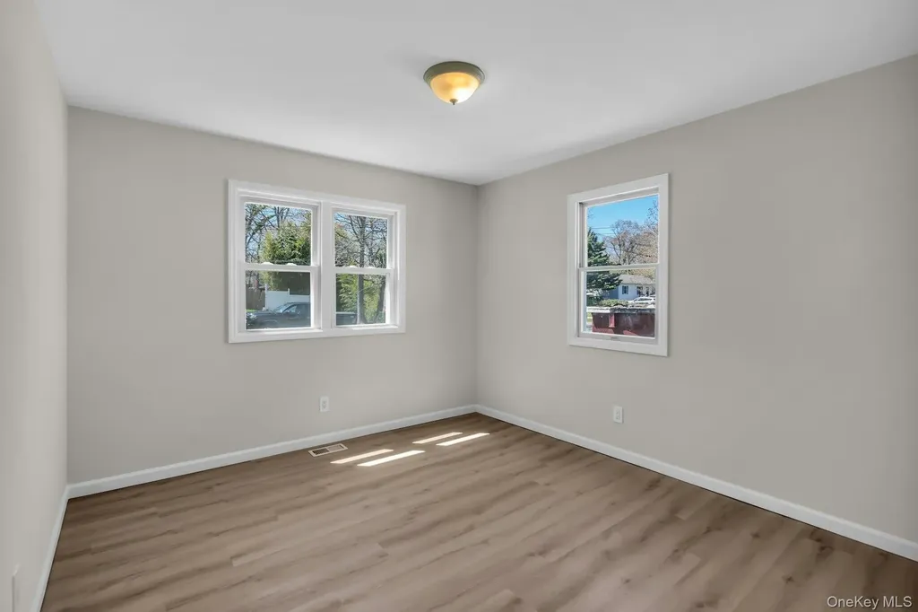 133 Lakeview Drive Mastic Beach NY 11951