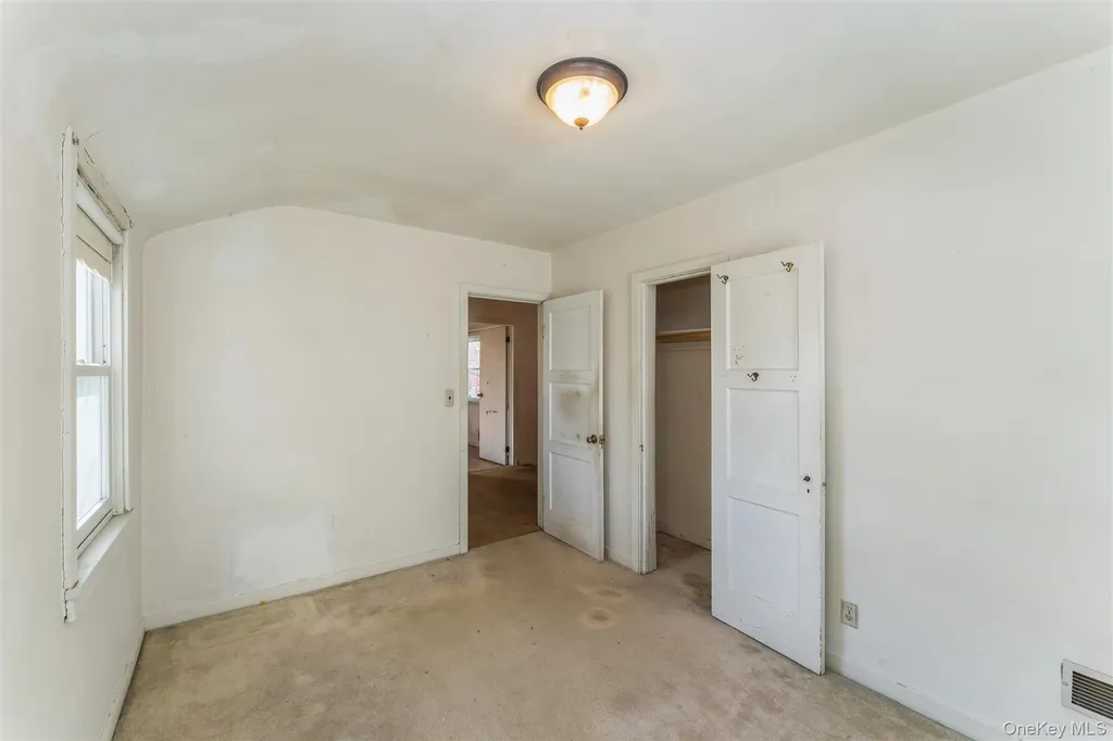 211 Norfeld Boulevard Elmont NY 11003