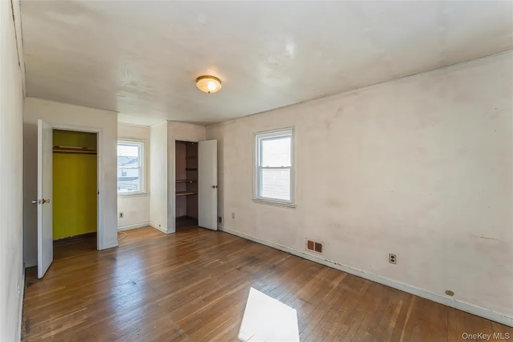 211 Norfeld Boulevard Elmont NY 11003