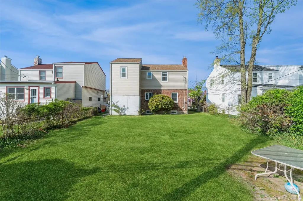 211 Norfeld Boulevard Elmont NY 11003